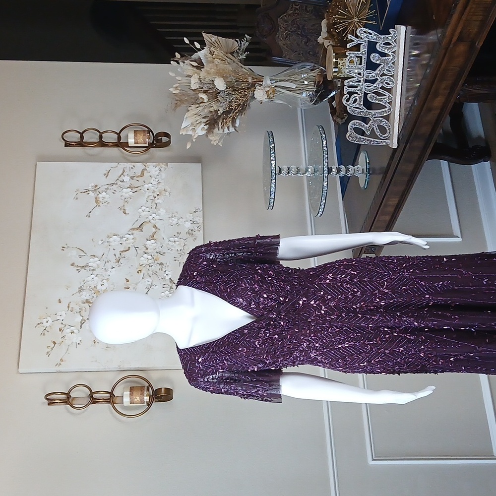 Mac Duggal Purple Embellished Flutter Sleeve Formal Floor-Length Gown. Size 6 - Picture 14 of 17
